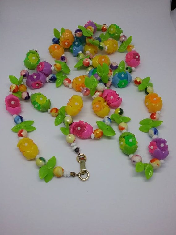 Vintage Multi Colored Floral Beaded Necklace, Plastic and Glass Boho