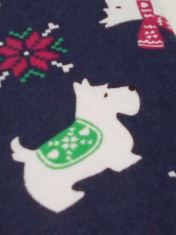 1 Meter Flannel Christmas Novelty Fabric, Scottish Terrier Dogs and Poinsettias, Scotty Dogs, Christmas Dogs Material