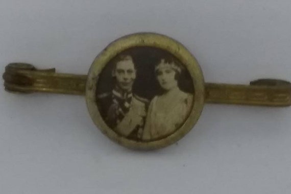 1920's Lapel Pin, King George and Queen Elizabeth