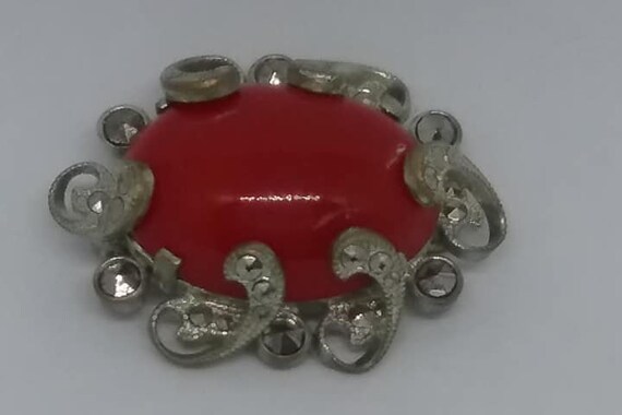 Vintage Red Cabochon with Silver Filigree, Vintage Red Brooch, Silver Tone Filigree with Red Cabochon, Red and Silver Brooch, Vintage Brooch