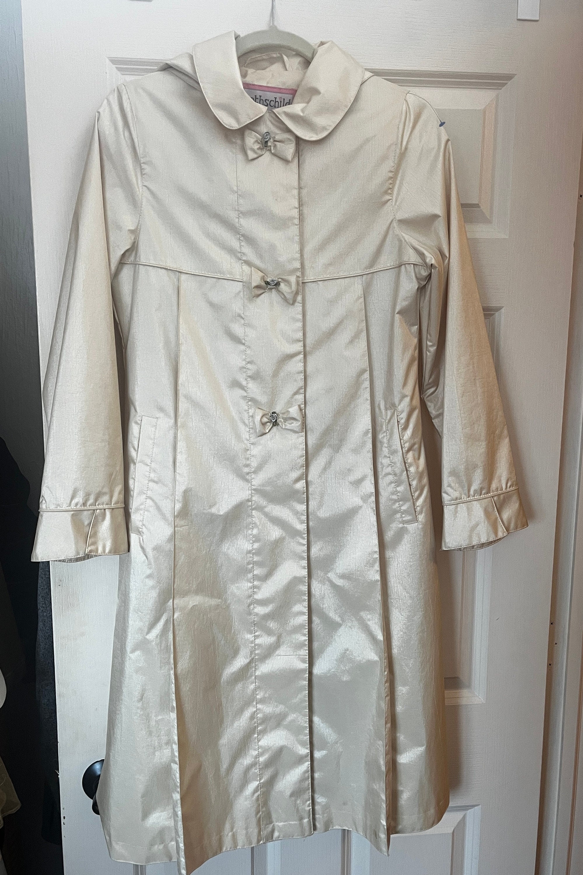 Vintage Raincoat in Golden Oyster