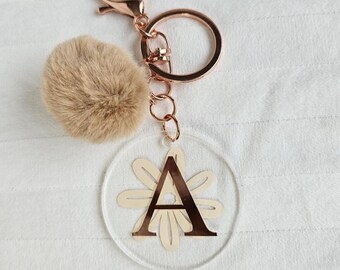 Monogram Daisy Floral Keychain – Cute Spring Accessory in Pastel Colors, Custom Handmade Keyring with Charms, Personalized Mother's Day