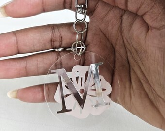 Personalized Primrose Monogram Floral Keychain – Custom Gift for Her, Pastel Bag Charm, Handmade Spring Accessory, Mother's Day Gift Idea