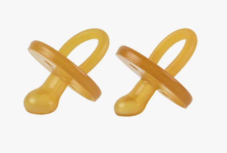 Eco-Piggy Rounded or Orthodontic Eco-Pacifier in 0-6m or 6m 100/% rubber pacifier MUST be purchased with a Brombie clip