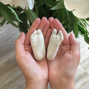 Newborn Baby 3D Hand Moulding Casting Kit | Hand print Footprint | Gift Idea | Alginate, Casting Plaster | Body Cast Studio