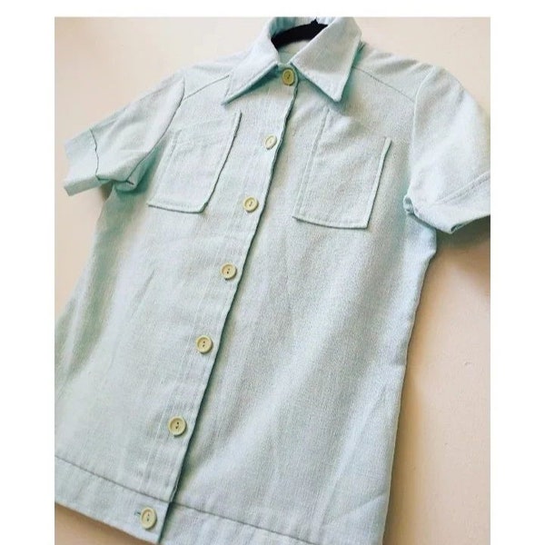 1970s Pastel minty green Cotton Bark cloth blouse