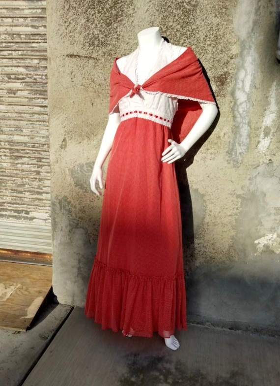 1970s Fun 2 piece halter maxi dress and shawl set… - image 1