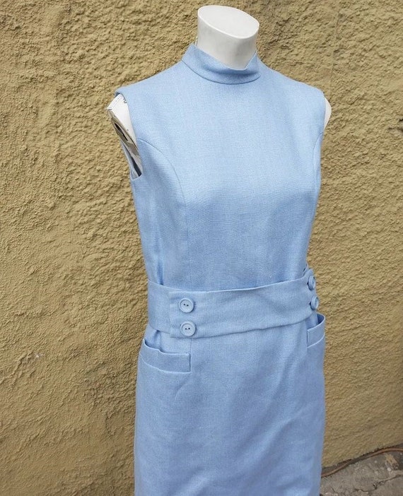 Beautiful 1960s Baby blue textured linen sheath dr