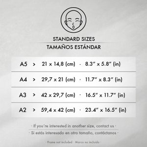 Imagen informativa con el título Tamaños Estándar en la parte superior, acompañado de su traducción al inglés. En la parte central, se muestra una tabla con medidas en centímetros y pulgadas para los tamaños A5, A4, A3 y A2. En la parte inferior aparecen la frase Si estás interesado en otro tamaño contáctanos y el texto Marco no incluido, ambos con su traducción al inglés.