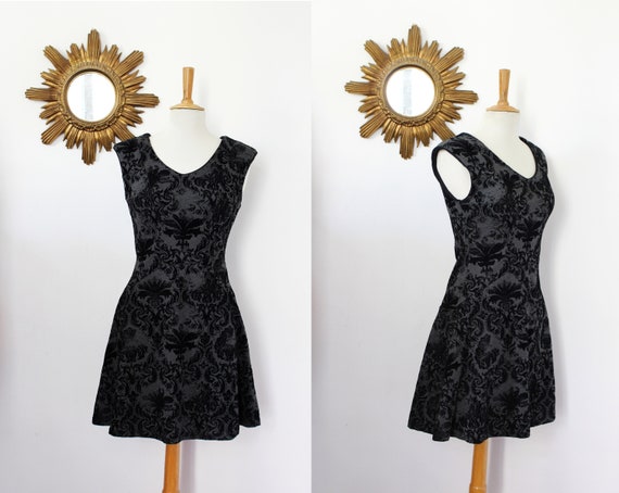 Baroque vintage dress in black and grey sleeveles… - image 1