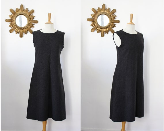 sleeveless pinafore dress