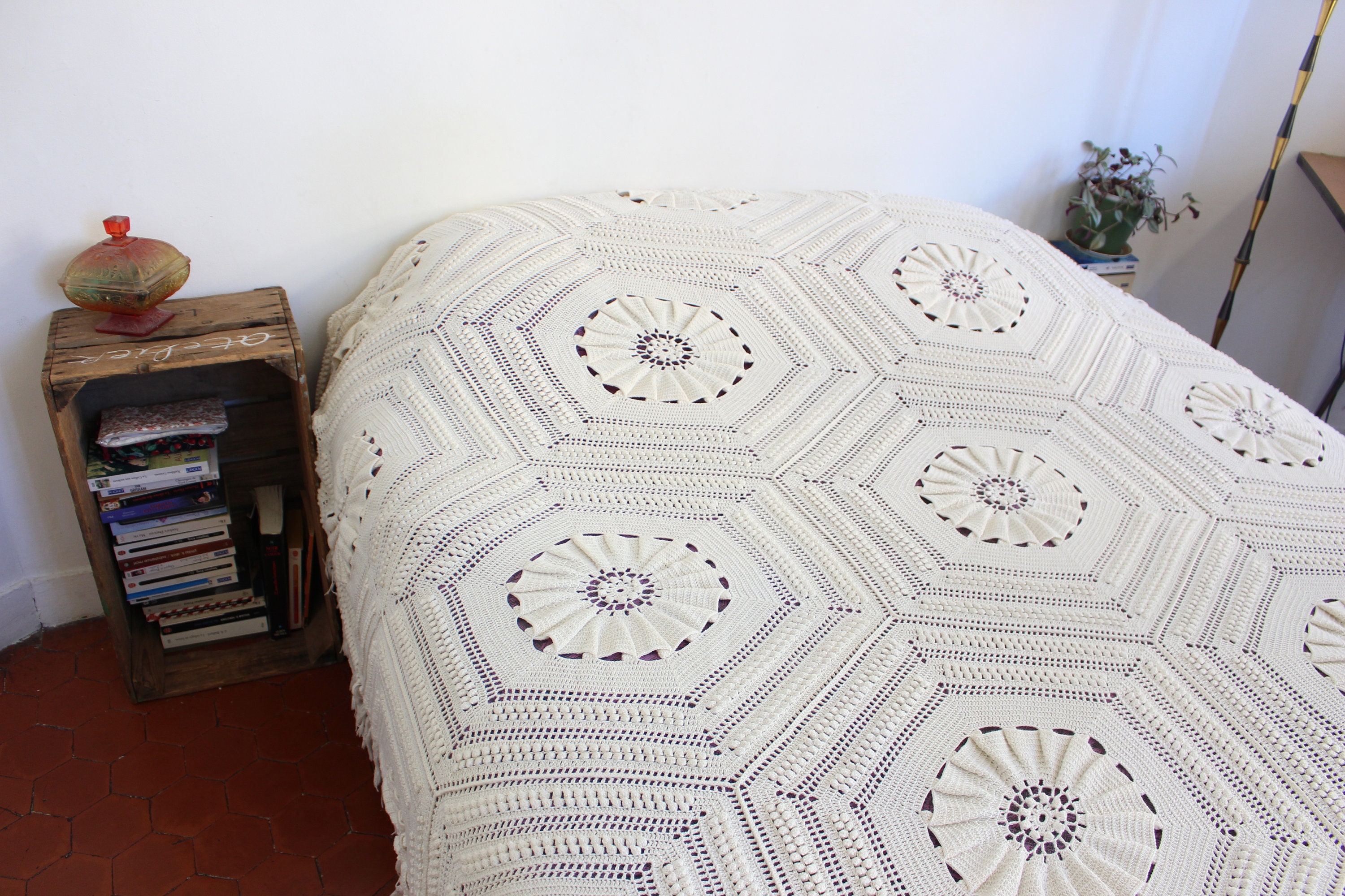 Ancienne Grande Couverture Au Crochet Vintage à Frange en Coton Blanc Crème Réalisée La Main Des Ann