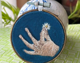 flowerfingers, 3” embroidery hoop
