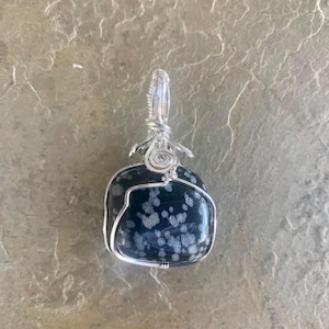 1.75&quot; Snowflake Obsidian Pendant