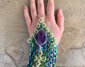 Glow in the dark! Peacock Chainmail Bracer with Amethyst