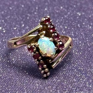 Vintage 10k Yellow Gold Opal Garnet Ring