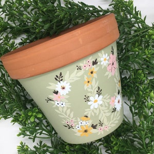 Handgeschilderde plantenbak voor binnen en buiten - Retro bloemen vredesteken - Bloempot of succulente pot met drainage - Lentedecor - Housewarmingcadeau