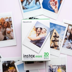 Película Fujifilm Instax Mini. 20 hojas, 2x3. Película de fotografía instantánea para todas las cámaras Instax Mini.