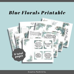 Pode incluir: Conjunto imprim&iacute;vel de nove p&aacute;ginas com designs florais azuis e cita&ccedil;&otilde;es inspiradoras. As p&aacute;ginas incluem vers&iacute;culos da B&iacute;blia, como "Confia no Senhor para sempre, pois o Senhor &eacute; uma rocha eterna." e "&Eacute; t&atilde;o doce confiar em Jesus."