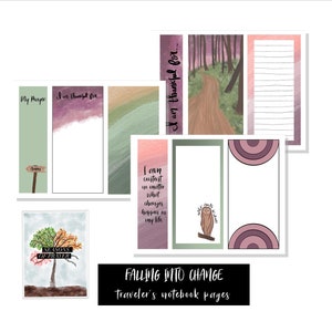 Könnte beinhalten: Ein Satz druckbarer Notizbuchseiten für Reisende mit Aquarell-Illustrationen und inspirierenden Zitaten. Die Seiten zeigen einen Waldweg, einen Baum mit wechselnden Blättern und ein Zitat über die Zufriedenheit mit Veränderungen. Die Seiten sind für die Verwendung in einem Notizbuch für Reisende konzipiert.