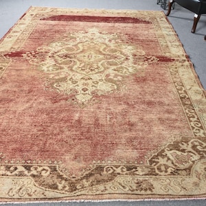 Tapete turco vintage, carpete anatólio, 7 x 11 pés, design de medalhão bege vermelho, decoração de sala de estar em lã boho, estilo antigo Oushak