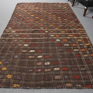 Large Kilim, Vintage Kilim, Embroidered Turkish Kilim, Anatolian Kilim, Rugs For Dining Room, 5.5x9.6 ft Brown Kilim, Rustic Turkish Rug,
