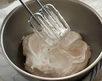 La mejor receta de glaseado para cupcakes con bombas de baño