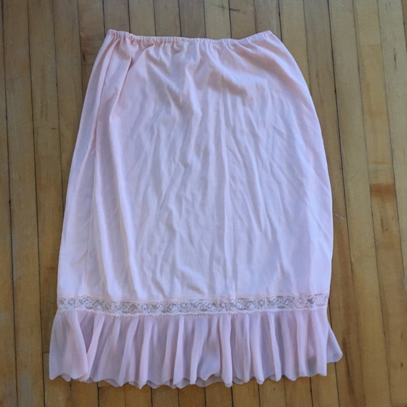 Vintage 1980’s peach half slip
