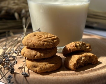 Ukrainian Ghee Cookies with Lavender & Strawberries - Wholesome 1 lb Gift Box - Artisan Snack from Ukraine, Homemade thank you cookies