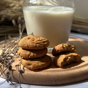 Ukrainian Ghee Cookies with Lavender & Strawberries - Wholesome 1 lb Gift Box - Artisan Snack from Ukraine, Homemade thank you cookies