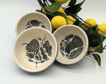 Sgraffito Small Ceramic Green Bowl – Handmade Ukrainian Pottery | 4oz Stoneware Gift for Tea, Sauces & Ice Cream