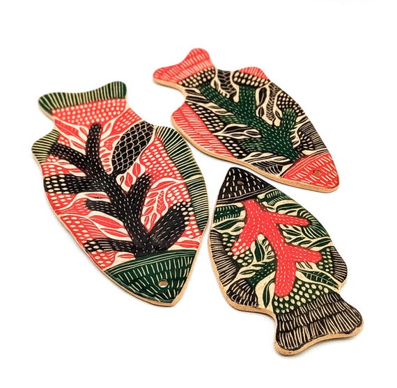 陶器製魚の壁飾り3点セット – ハンドメイドスグラッフィト陶器