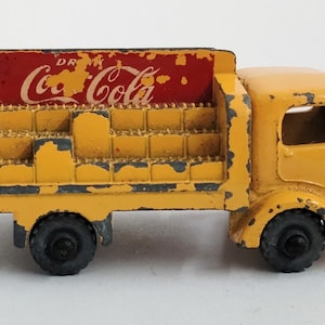 Rare &quot;COCA COLA&quot; 1st Version Vintage Matchbox Karrier Bantam 2 Ton Transport Yellow Vehicle Die Cast Toy Truck Film Props Birthday Gifts