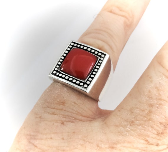 A Vintage Silver & Red Unisex Ring Square Pattern Solid 925