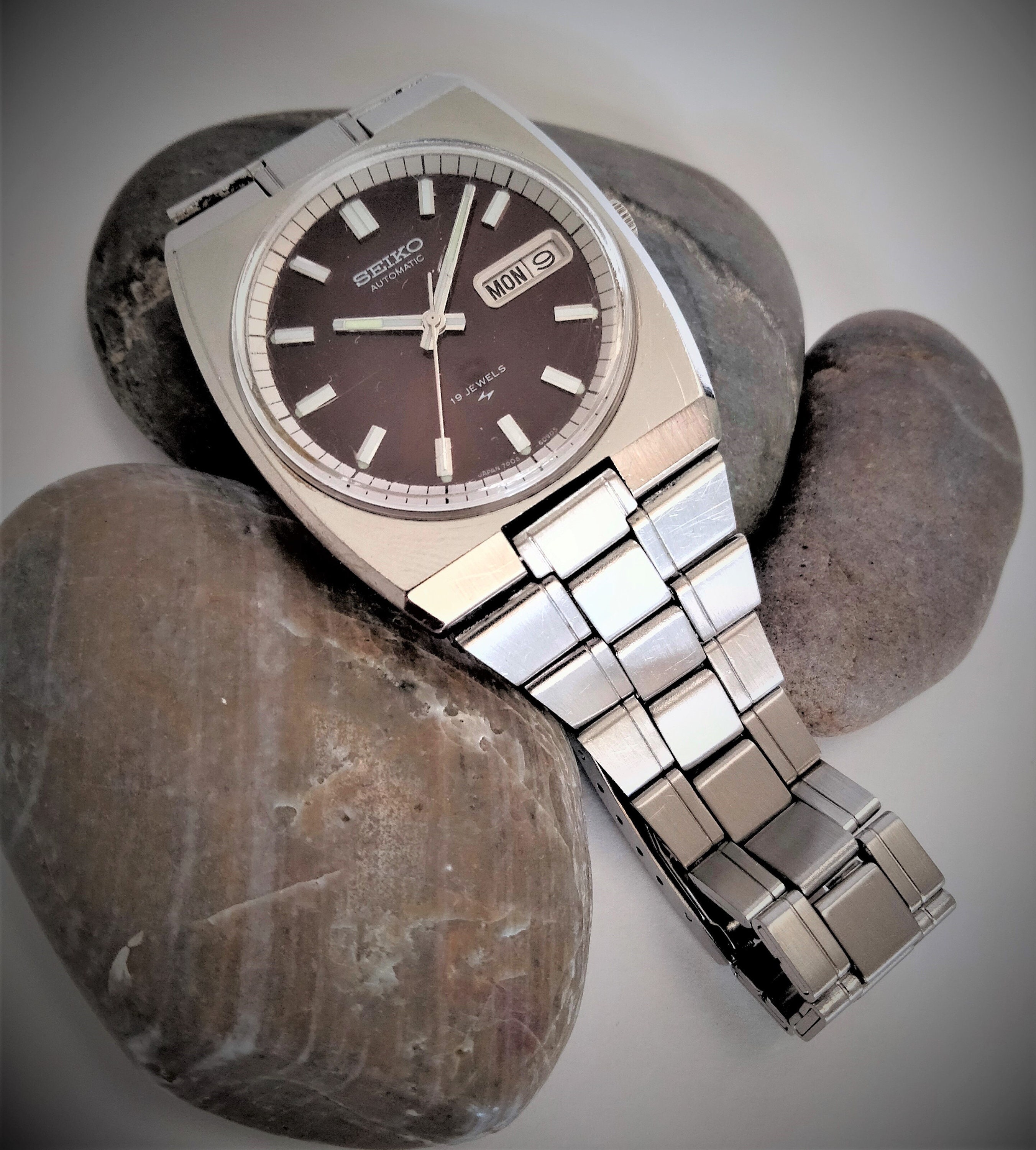 Vintage SEIKO Rare Design 'suwa' Burgundy Dial | Etsy Australia