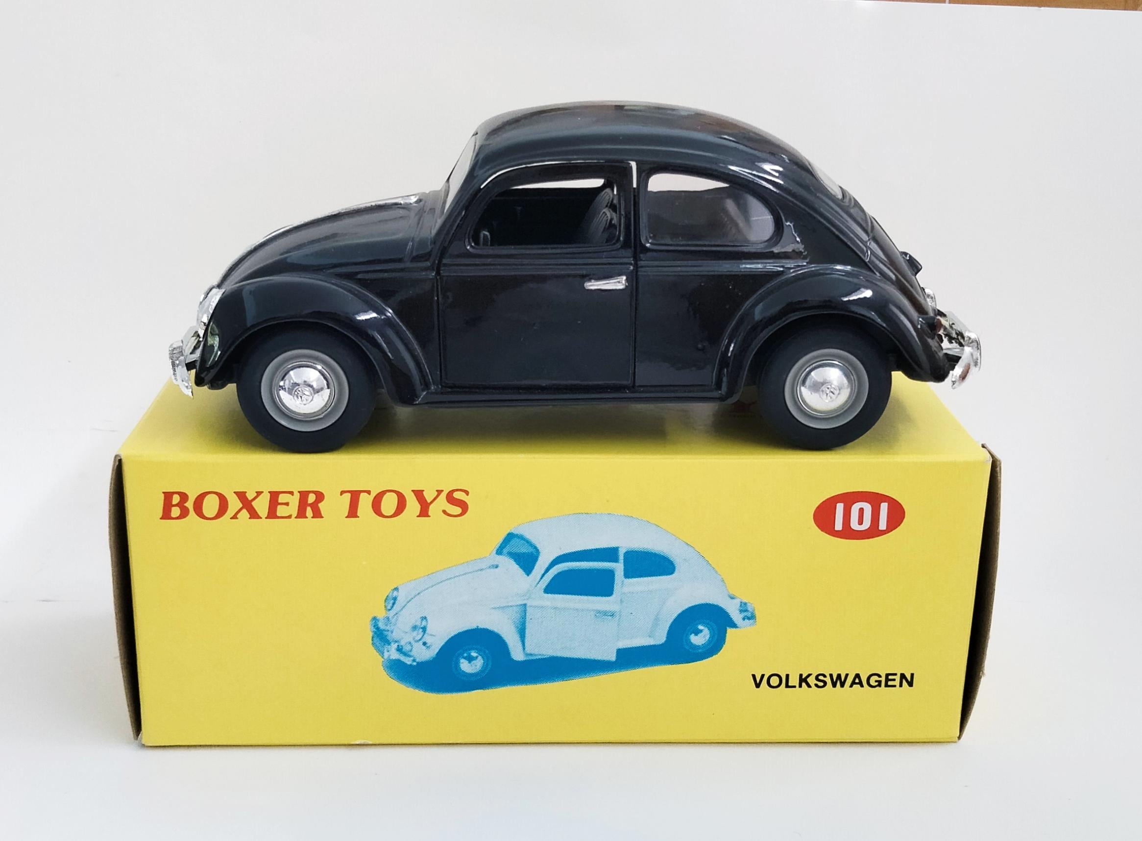 VIDEO* Boxed VOLKSWAGEN BEETLE Car Vintage 1950's Toy Motor 16cms Car Die Cast Model Birthday Gifts For Him Classic German Cars Film Props