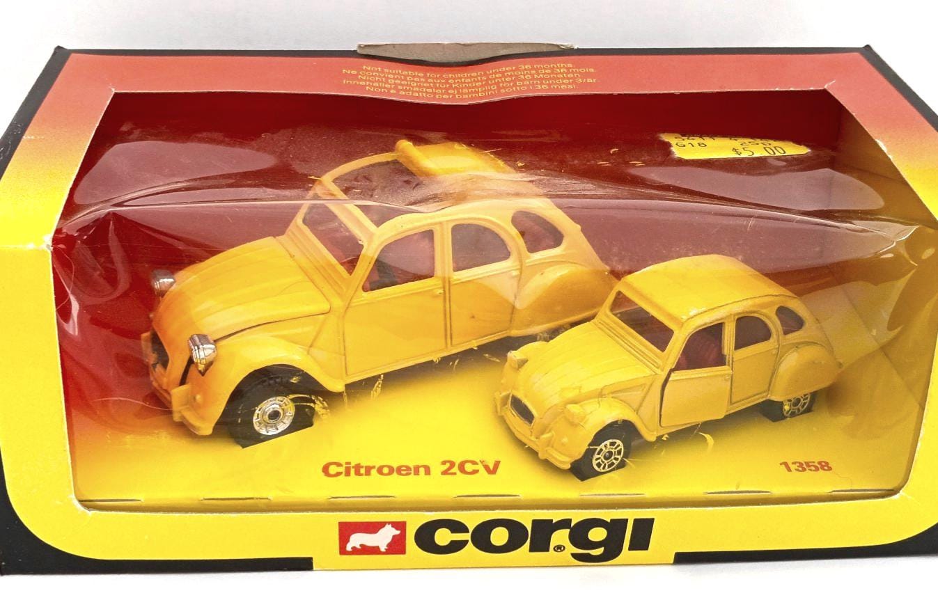 Vintage Corgi Toys James Bond 007 Classic Yellow Rare Twin Set