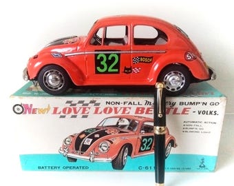 Video* Vintage Tinplate &quot;LOVE LOVE BEETLE&quot; 1960&#39;s Volkswagen Motor Cars Japanese Tin Toy Retro Tinplate Toys Birthday Gift Ideas Film Props