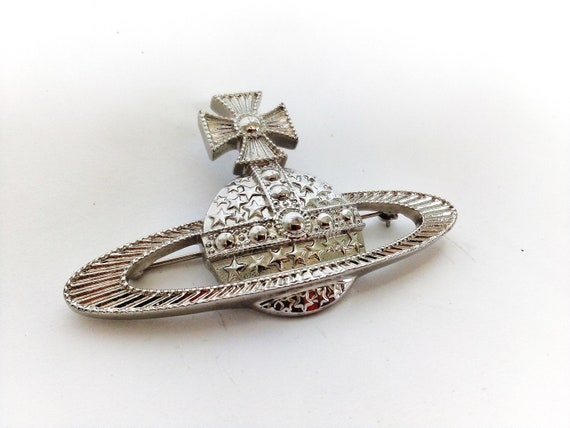 Rare Vivienne Westwood London "ORB" Brooch Designe