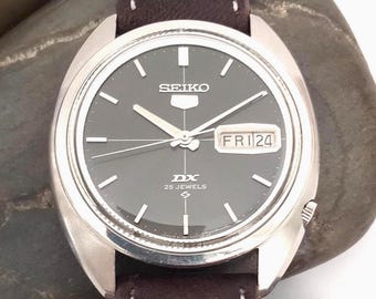 VIDEO * Vintage "SEIKO DX" Racer Zifferblatt Automatik Datum 1970's Herren Sport Automatik Armbanduhr Grau Sunburst Suwa Zifferblatt Japan Zeitmesser