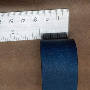 Embossed genuine leather tankard strap