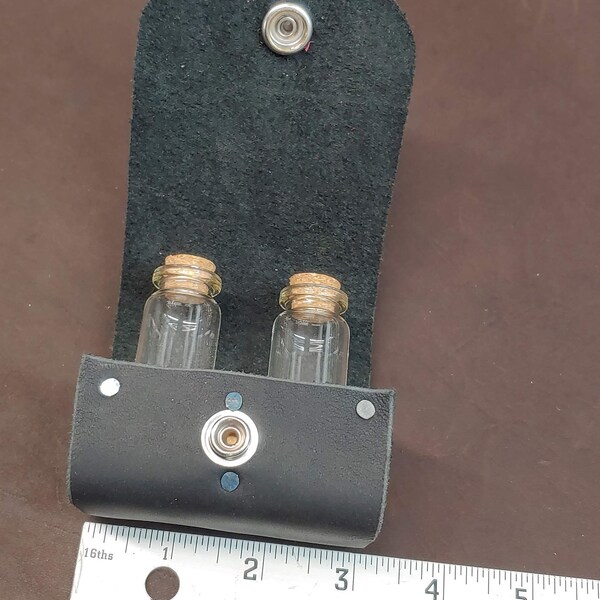 thumbnail interactive-video image 1 of HB Emporium LARP Medieval Glass Potion Bottle Holder – Leather Pouch 1 of 3