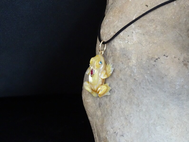 Carved Golden and White Motherof Pearl Frog Design 14k Yellow Gold