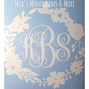 Calcomanía de corona floral con monograma personalizada con sus iniciales y colores favoritos. Para automóviles, Yeti, computadoras portátiles y teléfonos. Envío gratuito