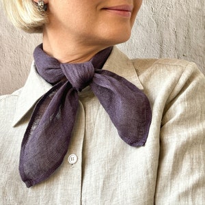 Bandana, foulard en gaze de lin, écharpe carrée légère Dusty lavender