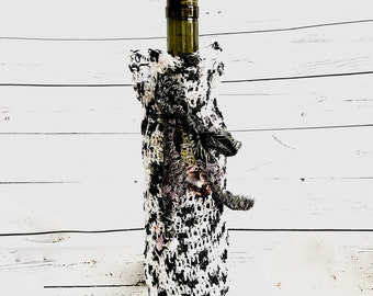 Wine bag - crochet wine gift bag - wine gift bag - wine bottle bag - holiday wine bag - Christmas wine bag - wine gift giving bag - pouch