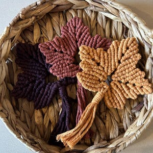 Makramee Ahornblatt Untersetzer - Herbst Dekor - Thanksgiving Tisch Dekor - Boho Untersetzer - Geflochtene Untersetzer - Duschgeschenke
