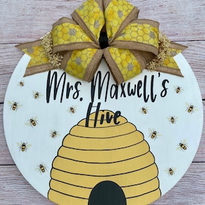 Bee Hive Door Hanger/Bee Sign/Front Door Hanger/Honey Bee Decor/Front Door Bee Hanger/Summer Wreath/Teacher Bee Gift/Bee Summer Decor/Bees