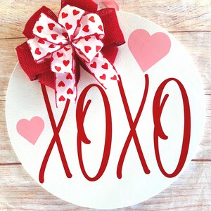 Valentine’s Day Door Hanger/XOXO door hanger/Valentine&#39;s Day Gifts/Valentine&#39;s Day decor/Valentine’s Door Hanger/ Valentine’s Wreath/Hearts