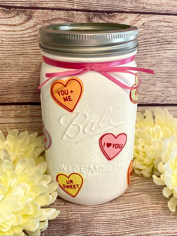 Valentine's Day Mason Jar Ideas That'll Brighten Your Home This February